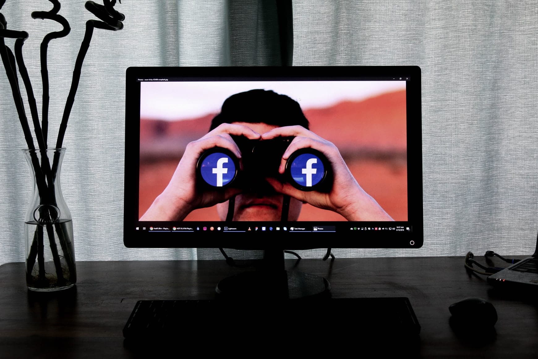 Quyết tâm tái định vị, Facebook phải đối mặt với những rủi ro gì?