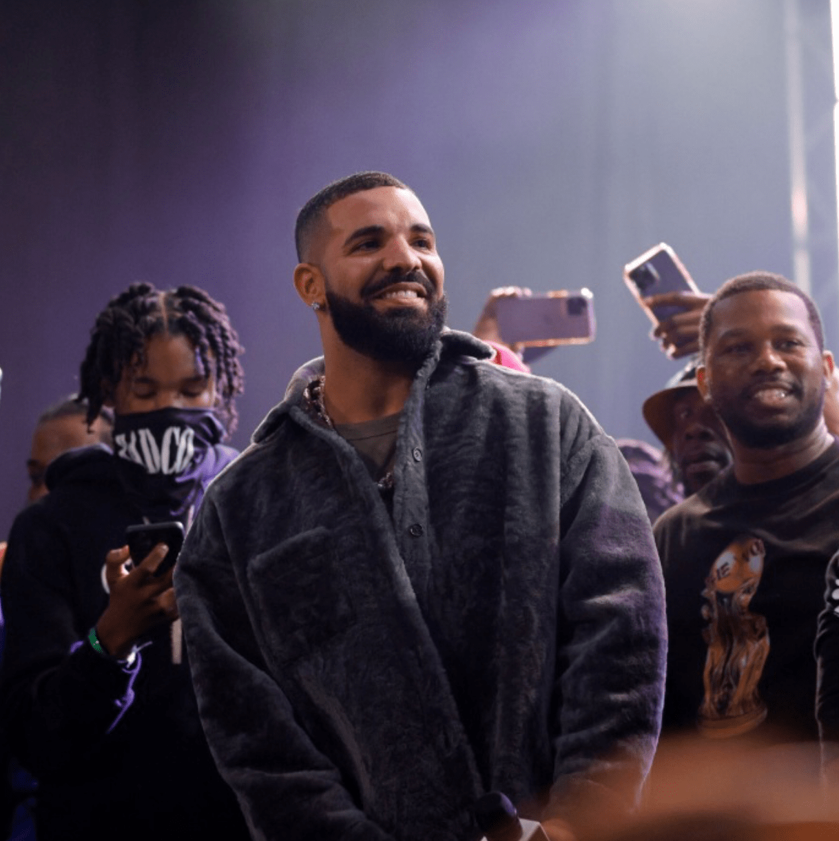 Album “Honestly, Nevermind” của Drake phá kỷ lục Apple Music